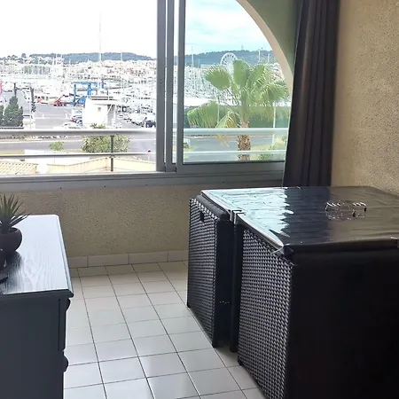 T2 Climatisé Proche Avec Piscine Et Parking - Fr-1-607-152 Agde