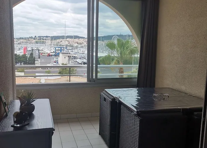 Appartamento T2 Climatisé Proche Avec Piscine Et Parking - Fr-1-607-152 Agde